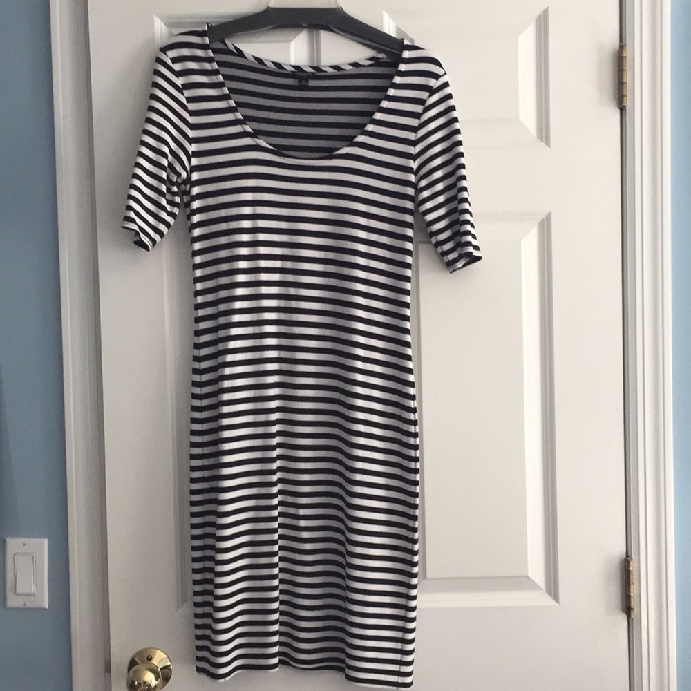 Ann Taylor Short Sleeve Shift Dress
